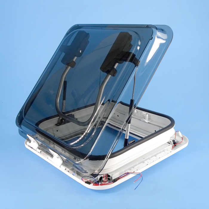 camec skylight plus with internal blind & led 400x400mm